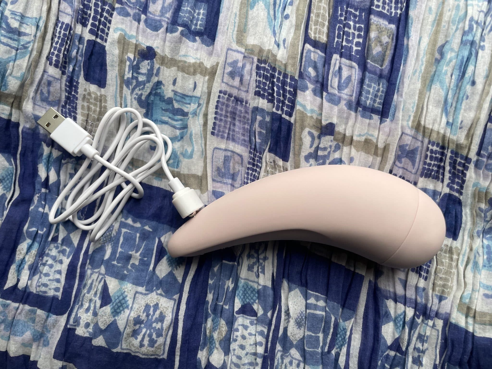 Satisfyer Curvy 2+ Pressure Wave Clitoral Stimulator. Slide 7