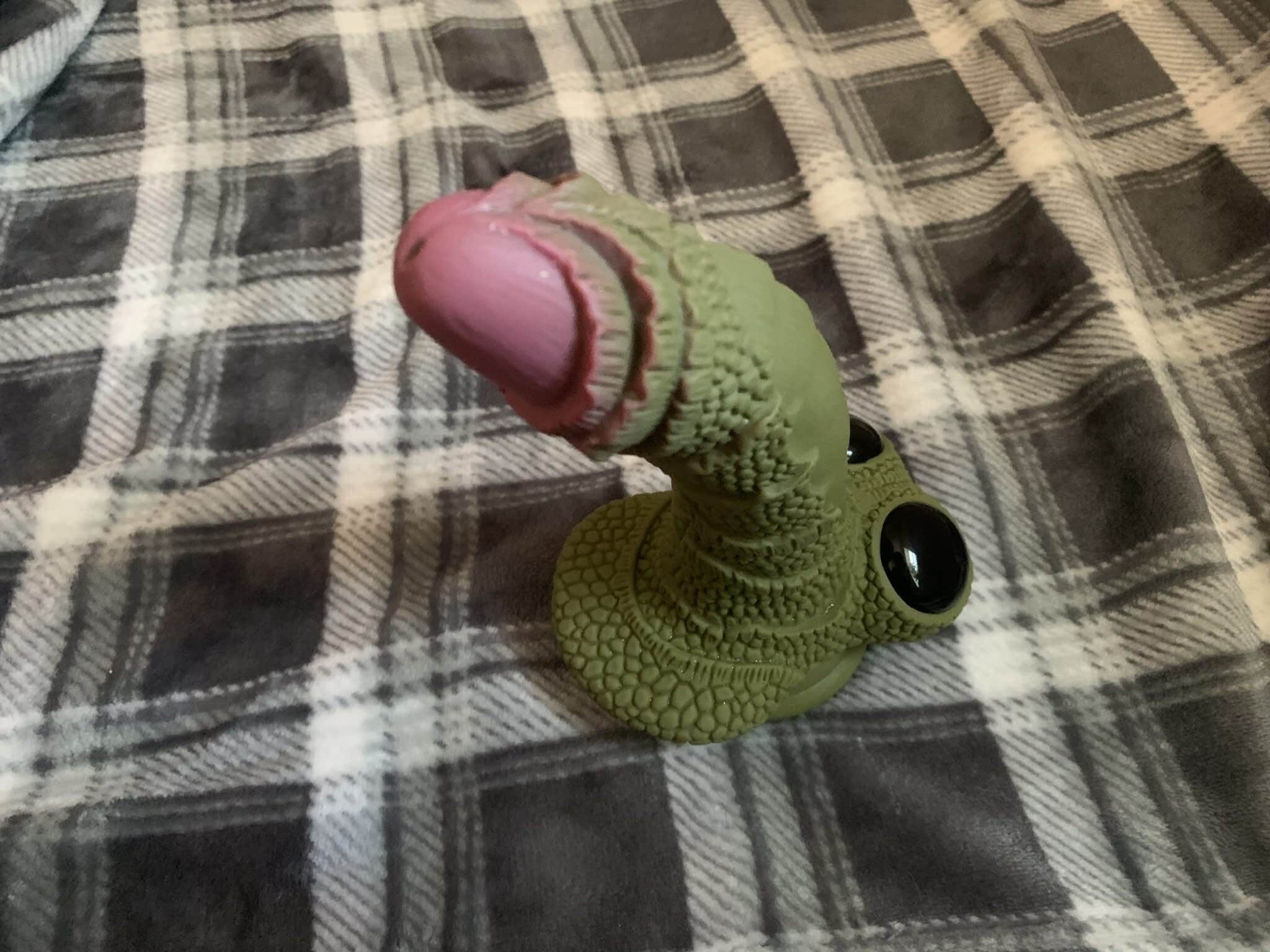 Creature Cocks Swamp Monster Dildo. Slide 3